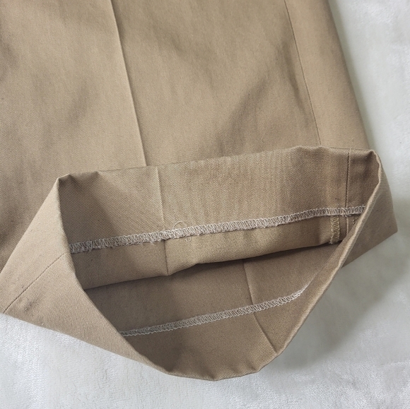 L.L Bean Dress Pants. 100% Cotton. Size 37. Item # 0KGD4 - Picture 11 of 11